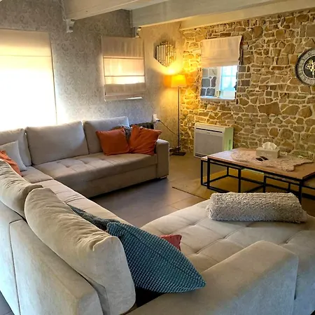 Spacious With Private Pool In 200 M² Tranquil *