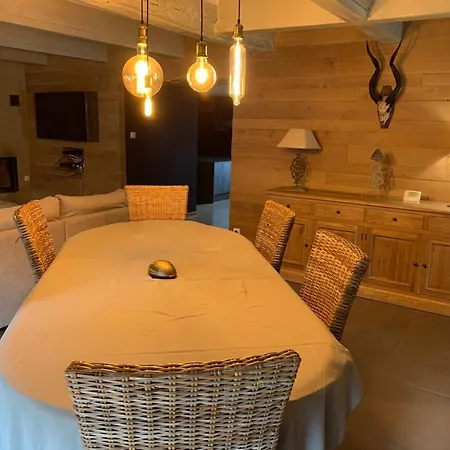 Spacious With Private Pool In 200 M² Tranquil Villa *