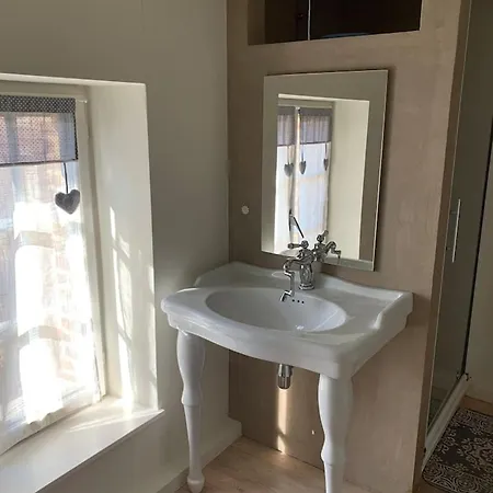 Spacious With Private Pool In 200 M² Tranquil